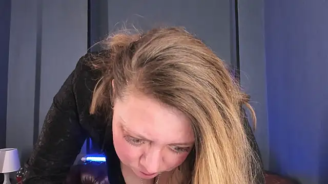 JesiaFoxi online show from January 13, 2:42 pm