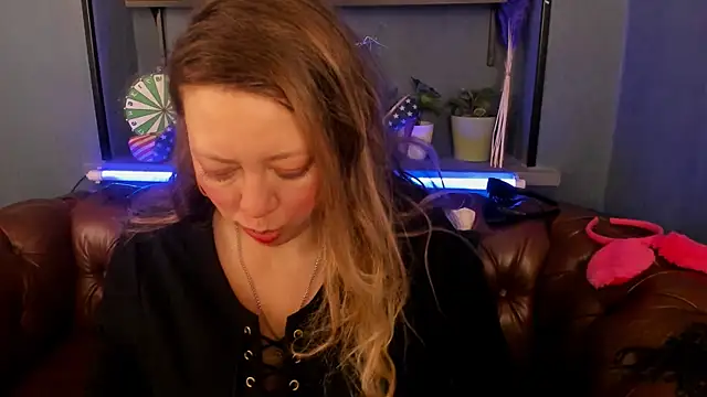 JesiaFoxi online show from January 31, 12:18 pm