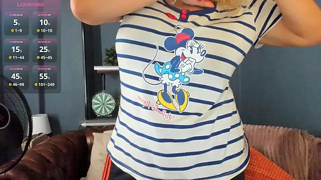 JesiaFoxi online show from September 12, 8:25 am