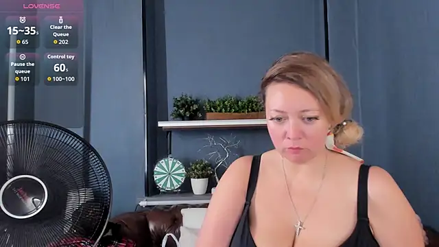 JesiaFoxi online show from September 13, 10:37 am