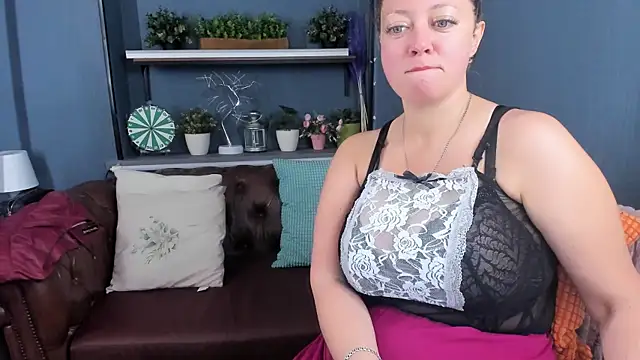 JesiaFoxi online show from September 23, 10:40 am