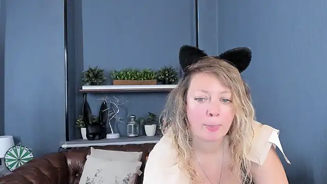 JesiaFoxi online show from October 7, 10:34 am