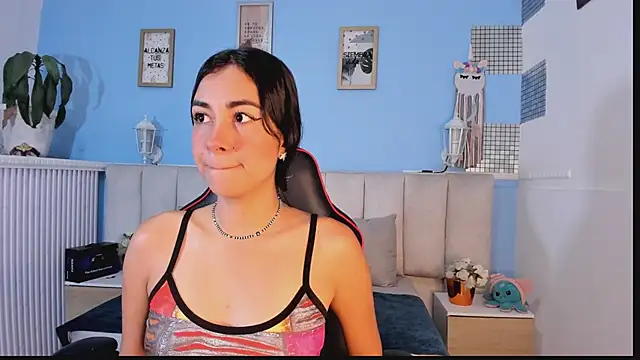 lyzzi smith01 online show from January 22, 7:34 pm