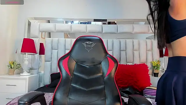 lyzzi smith01 online show from September 16, 7:37 pm