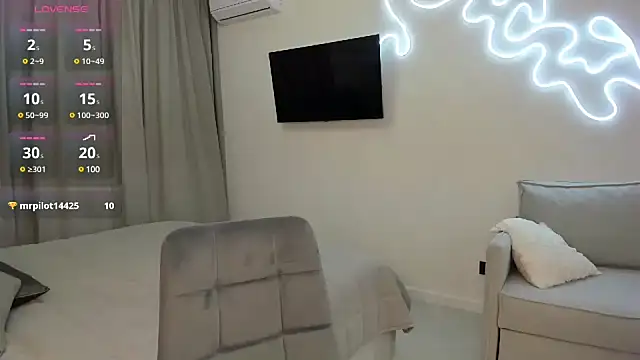 Snapshot of _cometoseeme_ chatting on January 5, 5:20 pm cometoseeme online show from January 5, 5:20 pm