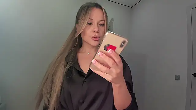 Snapshot of _cometoseeme_ chatting on September 13, 12:38 pm cometoseeme online show from September 13, 12:38 pm