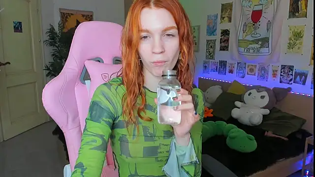 Sunny Elly online show from March 17, 6:07 am