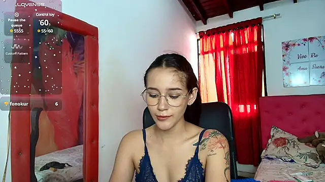 miley blue  online show from March 8, 7:20 pm