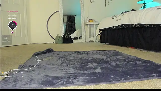 Peaches N Kreme online show from December 3, 2:58 am