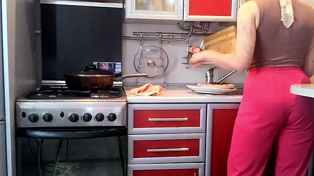 Snapshot of Kashtanka_ chatting on October 18, 10:38 am Kashtanka online show from October 18, 10:38 am