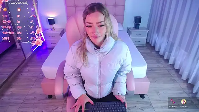 zoe jones13 online show from February 4, 11:49 am