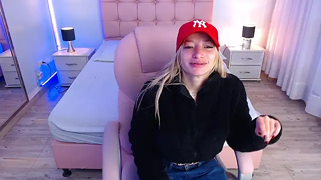 zoe jones13 online show from November 5, 3:28 am