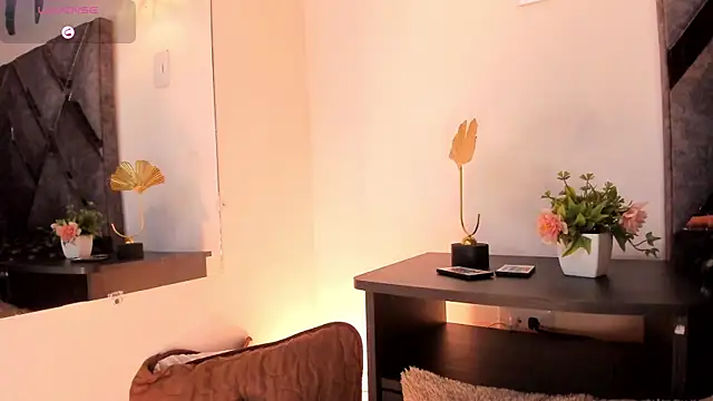 Snapshot of Mia_ross16 chatting on February 5, 7:42 pm Mia ross16 online show from February 5, 7:42 pm