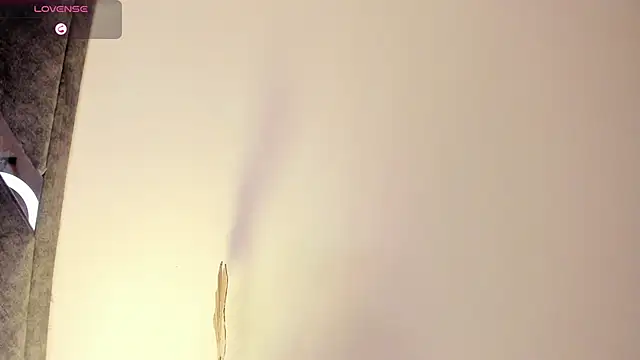 Snapshot of Mia_ross16 chatting on February 17, 7:21 pm Mia ross16 online show from February 17, 7:21 pm