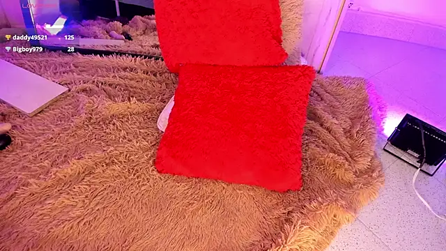 Snapshot of Mia_ross16 chatting on March 19, 9:58 pm Mia ross16 online show from March 19, 9:58 pm