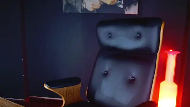 Snapshot of AngeloEric chatting on December 9, 3:33 pm AngeloEric online show from December 9, 3:33 pm