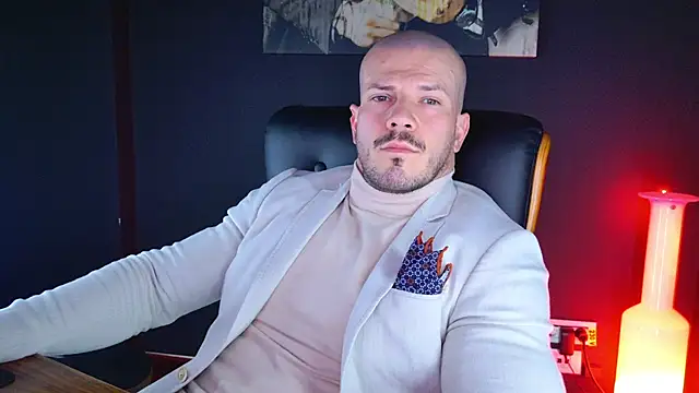 Snapshot of AngeloEric chatting on December 11, 4:31 pm AngeloEric online show from December 11, 4:31 pm