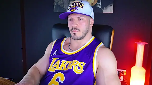 Snapshot of AngeloEric chatting on December 12, 4:21 pm AngeloEric online show from December 12, 4:21 pm