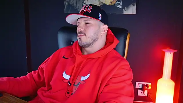 Snapshot of AngeloEric chatting on December 13, 2:38 pm AngeloEric online show from December 13, 2:38 pm