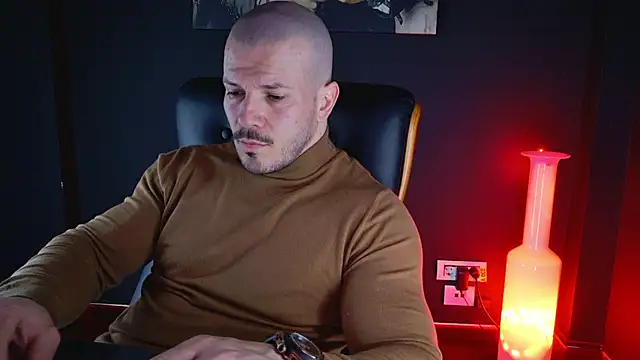 Snapshot of AngeloEric chatting on December 17, 2:11 pm AngeloEric online show from December 17, 2:11 pm