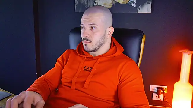 Snapshot of AngeloEric chatting on January 18, 1:08 pm AngeloEric online show from January 18, 1:08 pm