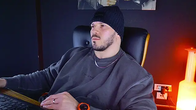 Snapshot of AngeloEric chatting on January 27, 5:37 pm AngeloEric online show from January 27, 5:37 pm