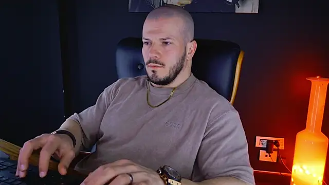 Snapshot of AngeloEric chatting on February 2, 10:02 am AngeloEric online show from February 2, 10:02 am