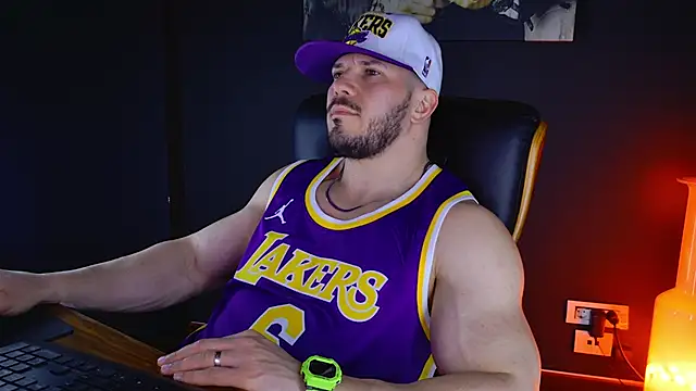 Snapshot of AngeloEric chatting on February 3, 5:03 pm AngeloEric online show from February 3, 5:03 pm