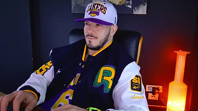 Snapshot of AngeloEric chatting on February 7, 8:01 am AngeloEric online show from February 7, 8:01 am