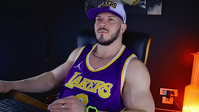 Snapshot of AngeloEric chatting on February 7, 2:04 pm AngeloEric online show from February 7, 2:04 pm