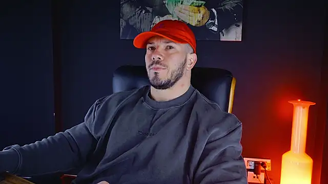 Snapshot of AngeloEric chatting on March 18, 5:20 am AngeloEric online show from March 18, 5:20 am