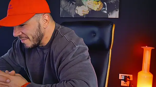 Snapshot of AngeloEric chatting on March 18, 11:30 am AngeloEric online show from March 18, 11:30 am