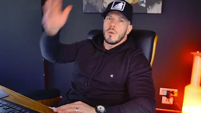 Snapshot of AngeloEric chatting on March 20, 12:00 pm AngeloEric online show from March 20, 12:00 pm