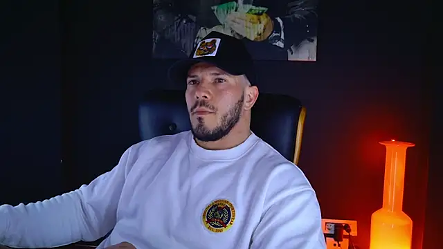 Snapshot of AngeloEric chatting on March 22, 3:42 pm AngeloEric online show from March 22, 3:42 pm