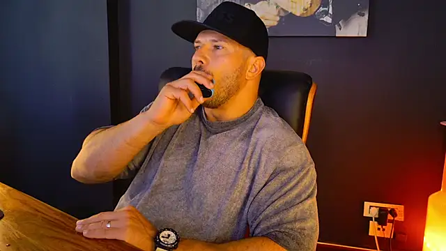 Snapshot of AngeloEric chatting on September 16, 10:16 am AngeloEric online show from September 16, 10:16 am