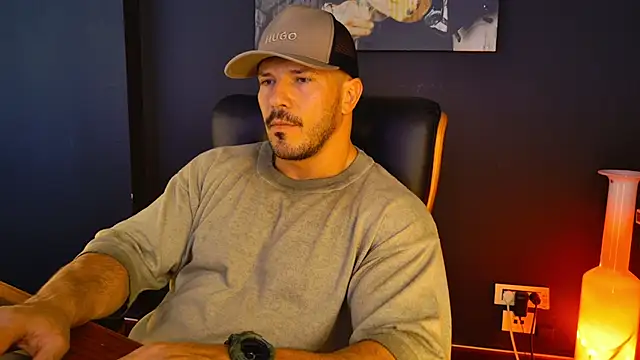 Snapshot of AngeloEric chatting on September 18, 11:56 am AngeloEric online show from September 18, 11:56 am