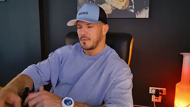 Snapshot of AngeloEric chatting on September 25, 9:46 am AngeloEric online show from September 25, 9:46 am