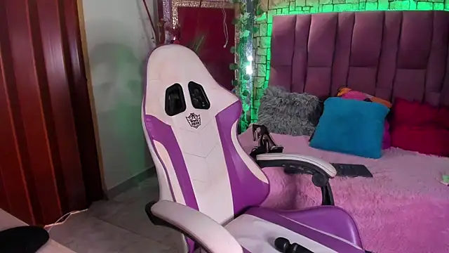 sweetyose online show from December 14, 9:35 pm