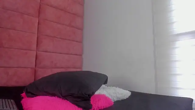 Hanna lens online show from November 14, 8:07 pm