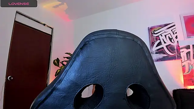 AnnieHuntters online show from January 19, 2:57 am