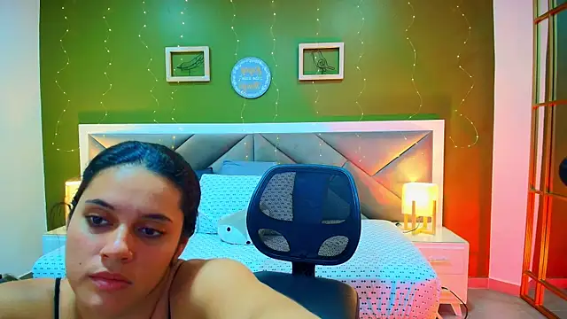 dahiana spark online show from October 22, 8:08 pm