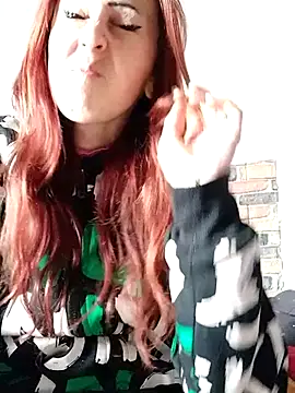 Snapshot of kriszy_baby chatting on December 18, 8:42 am kriszy baby online show from December 18, 8:42 am