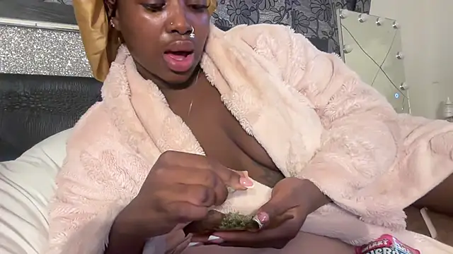 Snapshot of londonsfantasy chatting on November 15, 9:39 am londonsfantasy online show from November 15, 9:39 am