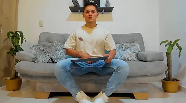 julian wallace online show from January 20, 11:54 pm