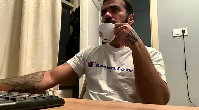 Snapshot of themany29 chatting on December 17, 10:55 am themany29 online show from December 17, 10:55 am