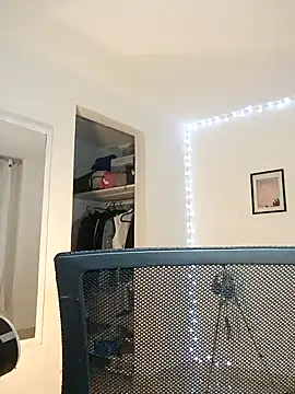 helena smith online show from December 6, 5:09 am