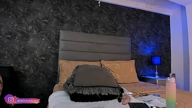 Bella Evans  online show from February 28, 10:06 pm