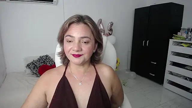 Chiraz hasnaa online show from January 20, 10:59 pm