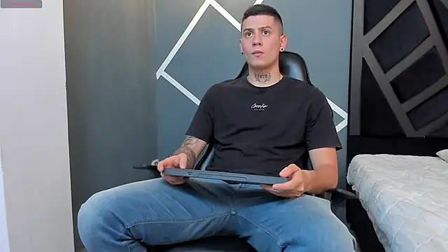 Yeiko Romero  online show from January 25, 5:19 pm