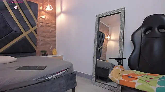 Yeiko Romero  online show from February 4, 8:17 pm